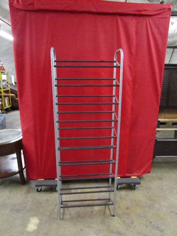 lot 365 image: Media stand