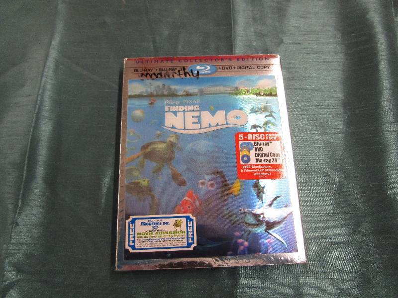 lot 380 image: Disneys Finding Nemo Blu-ray