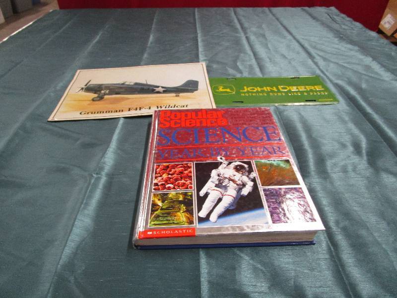 lot 389 image: Lot of Random Items
