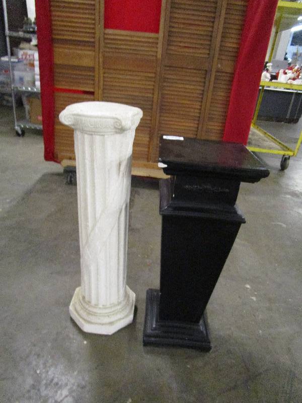 lot 406 image: Pair of pedestals