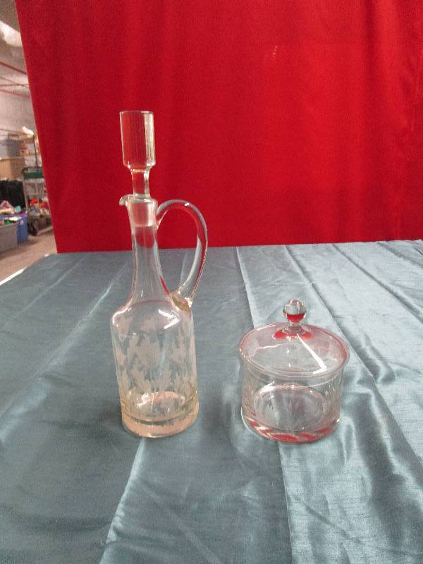 lot 412 image: Lot of barware