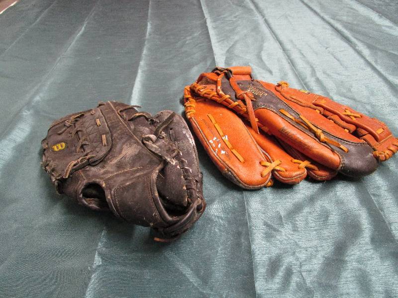 lot 415 image: Pair of baseball gloves
