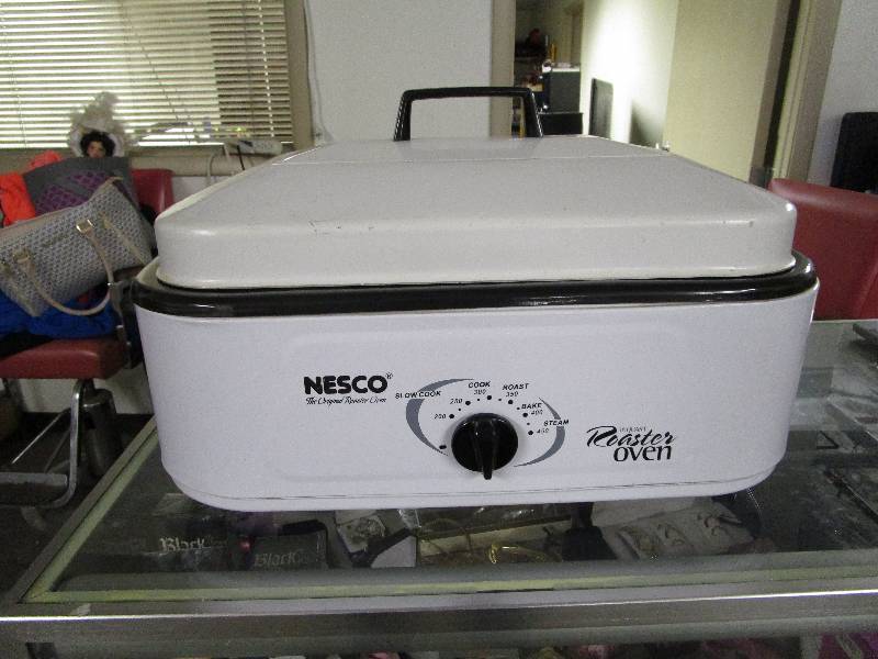 lot 417 image: Nesco roaster oven