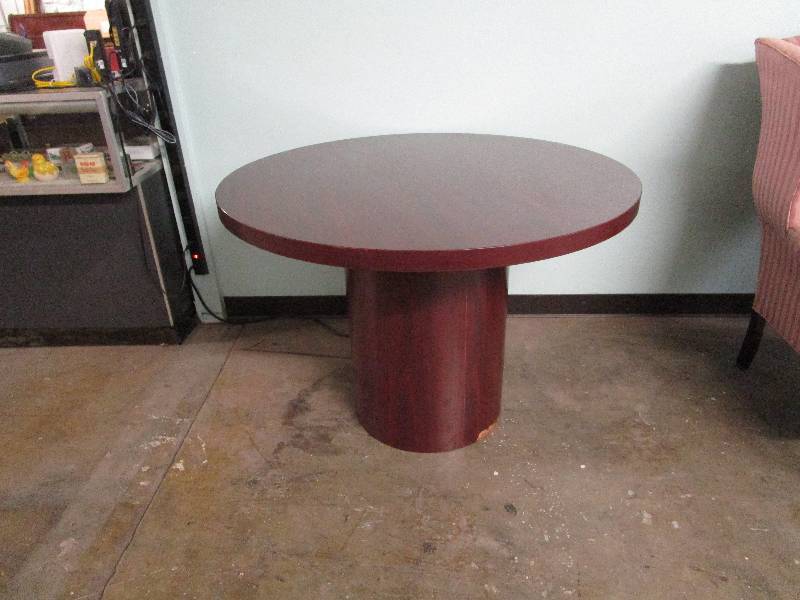 lot 427 image: Round conference room office table