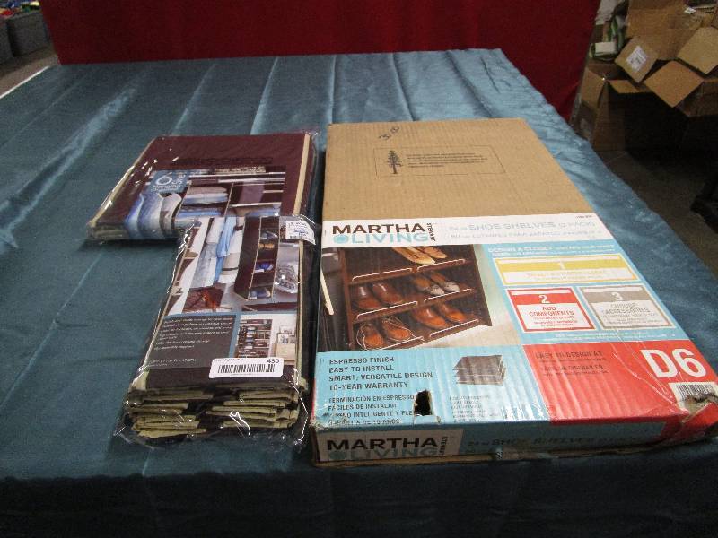 lot 430 image: Lot of Organizing items