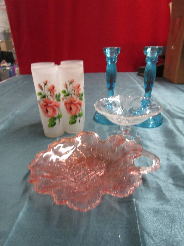 lot 444 image: Large Lot of Glassware