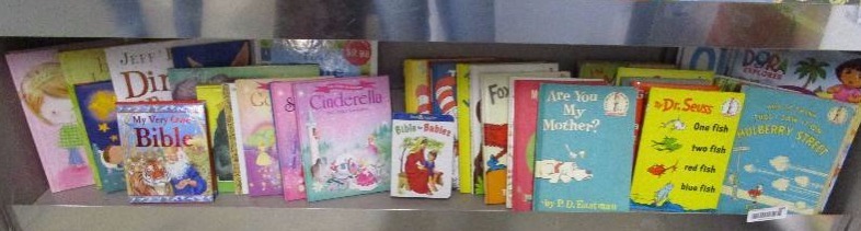 lot 460 image: Large lot of kids books