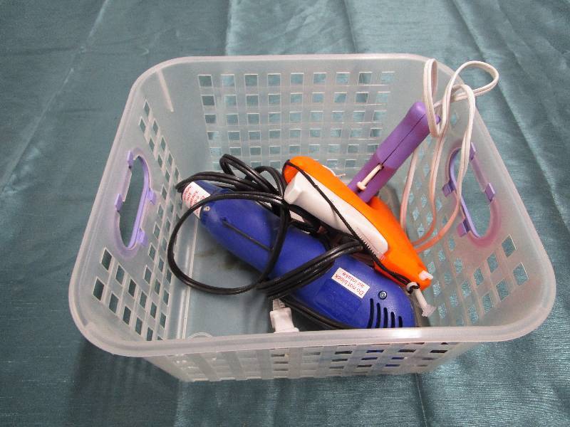 lot 466 image: Lot of Crafting tools