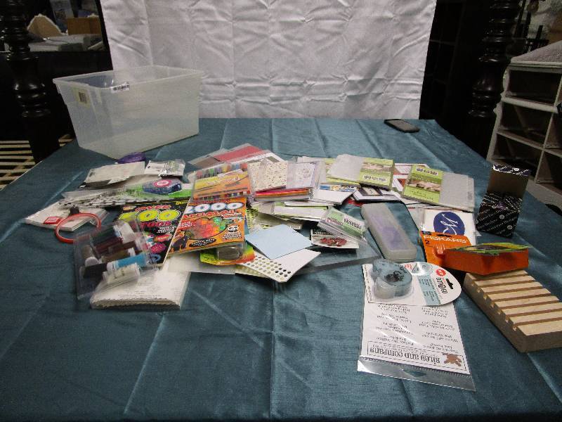 lot 475 image: Large Lot of Scrapbooking items