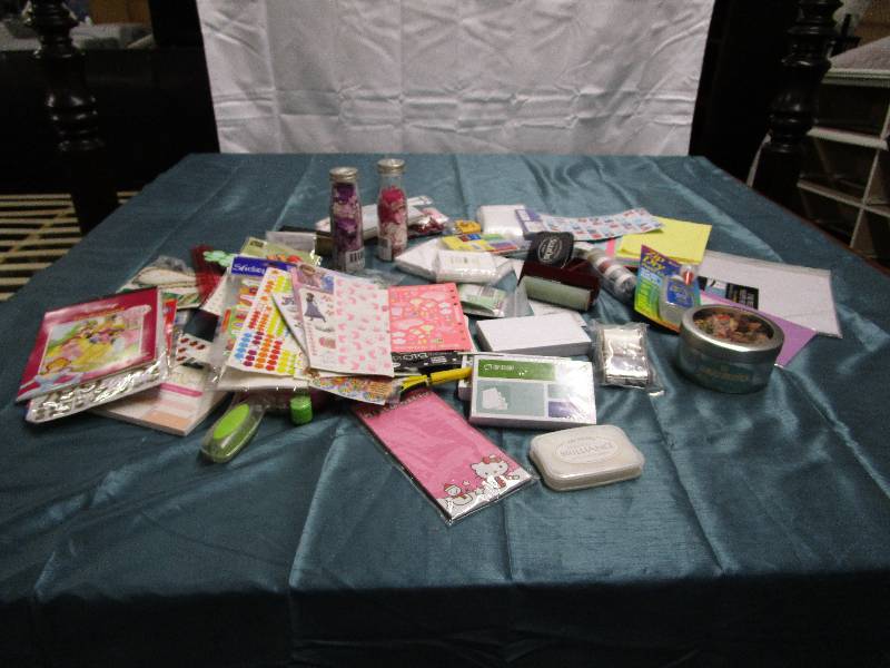 lot 478 image: Large Lot of Scrapbooking items