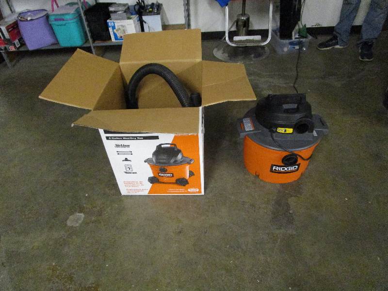 lot 492 image: Ridgid Shop vac