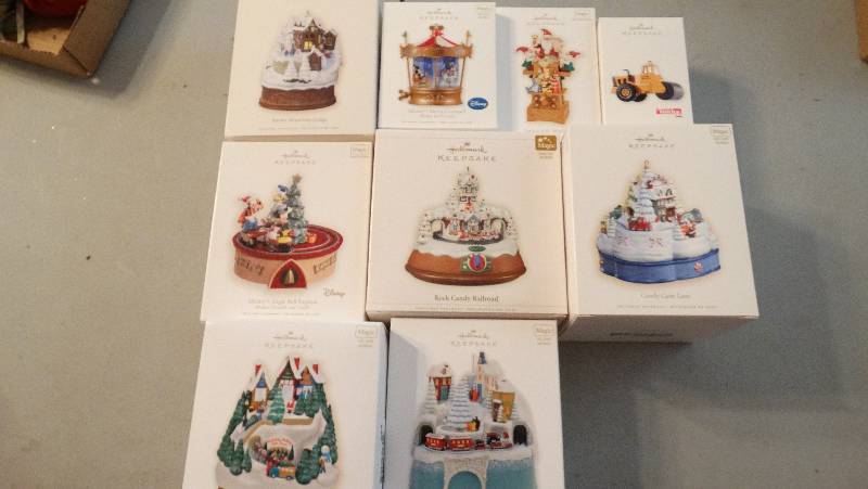 lot 884 image: Lot of hallmark keepsake shelf displays.