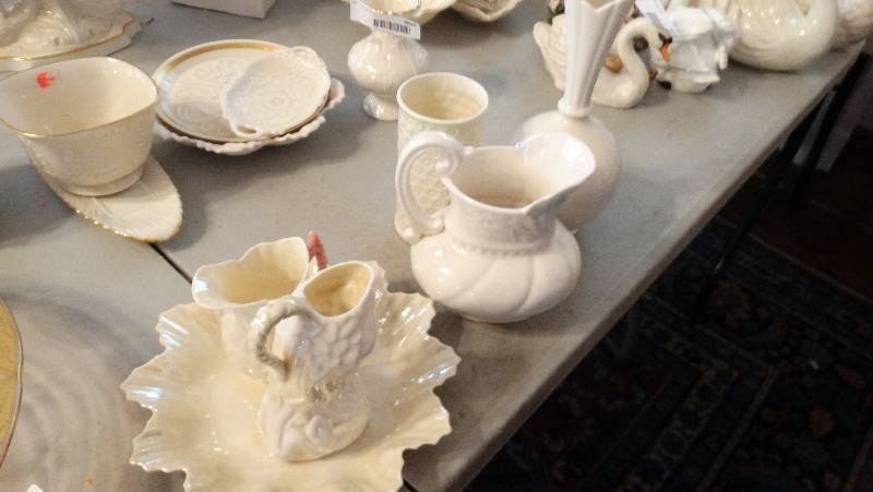 lot 905 image: Lenox glassware set.