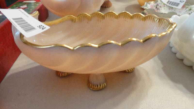 lot 924 image: Cambridge crown turcan design Shell pink milk glass footed shell console bowl.
