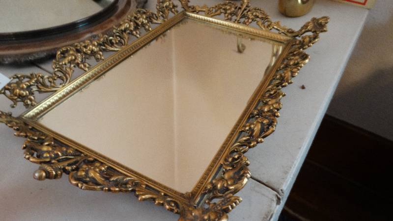 lot 936 image: Decorative vanity mirror.