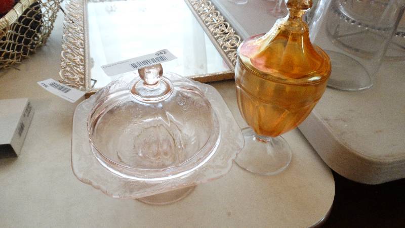 lot 942 image: 2 Decorative candy bowls.