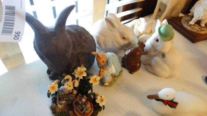 lot 950 image: Lot of decorative rabbits.