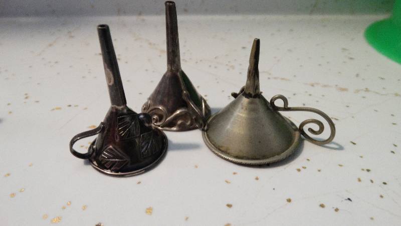 lot 965 image: 3 Old miniature funnels.
