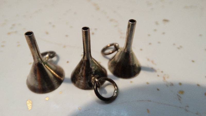 lot 970 image: 3 old miniature funnels.