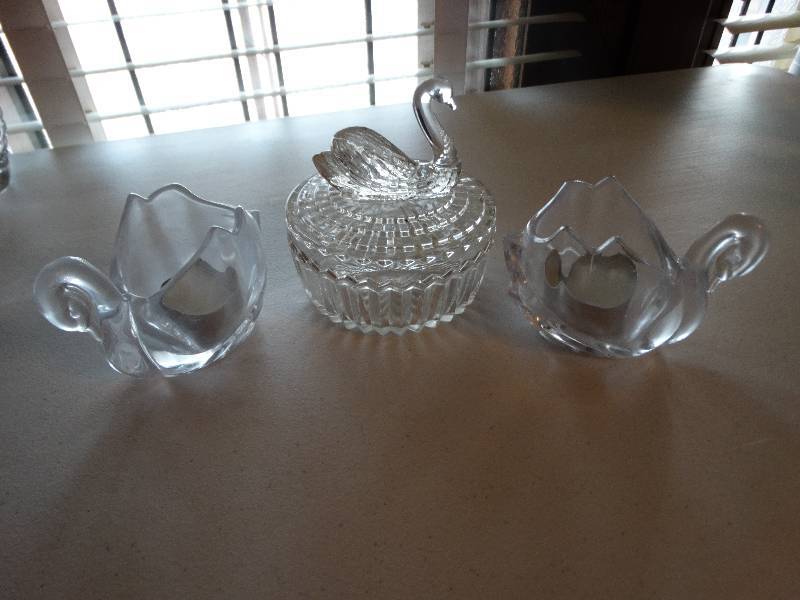lot 977 image: Heavy swan & light candle holder or volute candles & glass swan candy dish wlid.