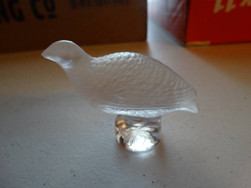 lot 992 image: Laligue France crystal glass quail grouse bird paper weight figurine.