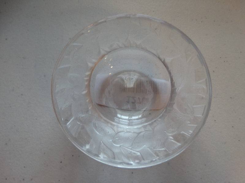 lot 1276 image: Small lalique tealight holder dish woverlapping frosted birds at rim.