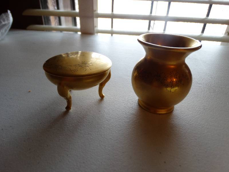 lot 1297 image: Miniature vase & triumvir box made by bavana made in W-Germany.