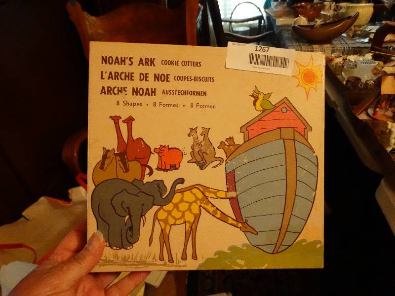 lot 1267 image: Noah ark cookie cutters (6).