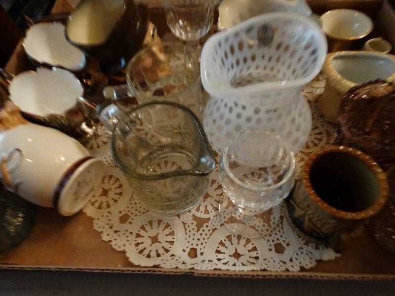 lot 1307 image: Lot of 17 assorted glasses some are vintage.