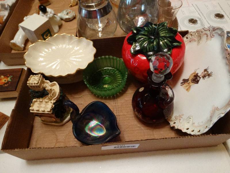 lot 1321 image: Lot of home decor clock, swan, soap dish big strawberry candy jar wlid & green jewelry holder ect.