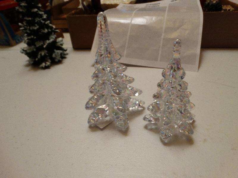 lot 1324 image: Set of 2 heavy glass Christmas tree.