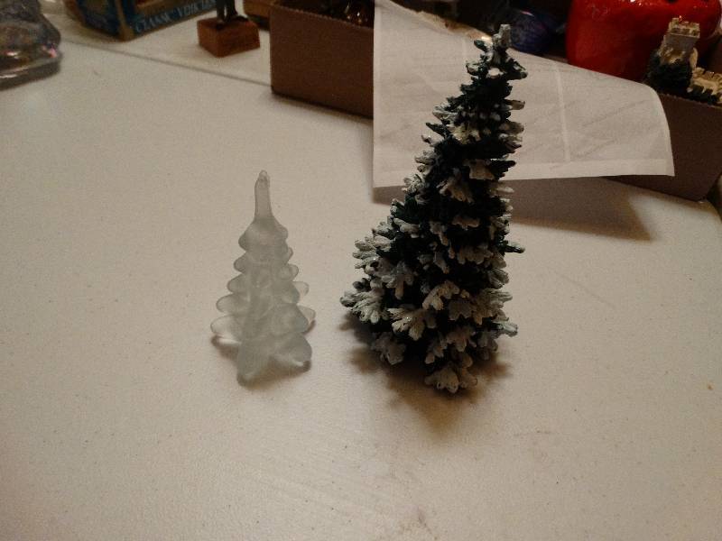 lot 1327 image: 2 Christmas trees.