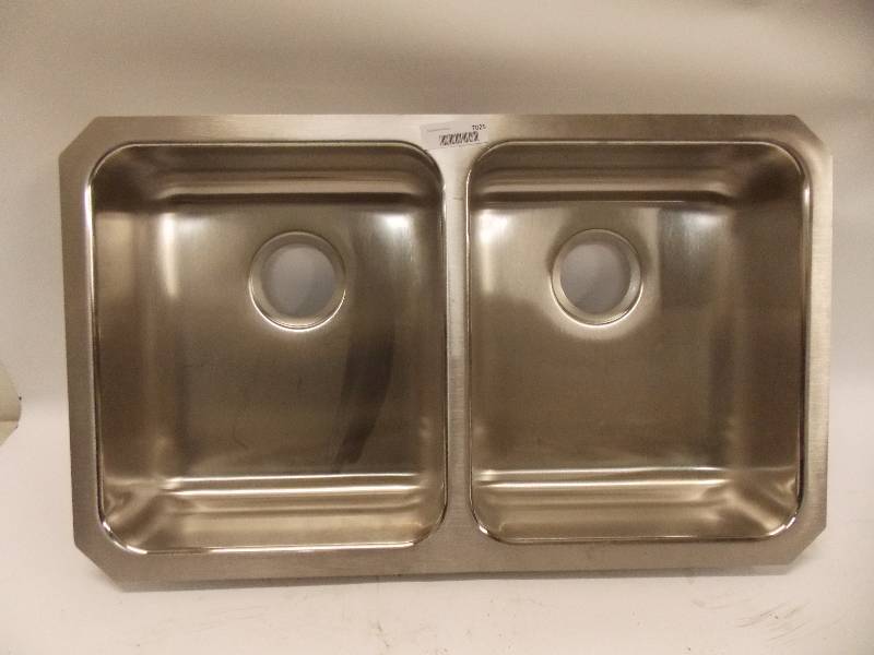 lot 7025 image: Elkay Stainless Steel Sink