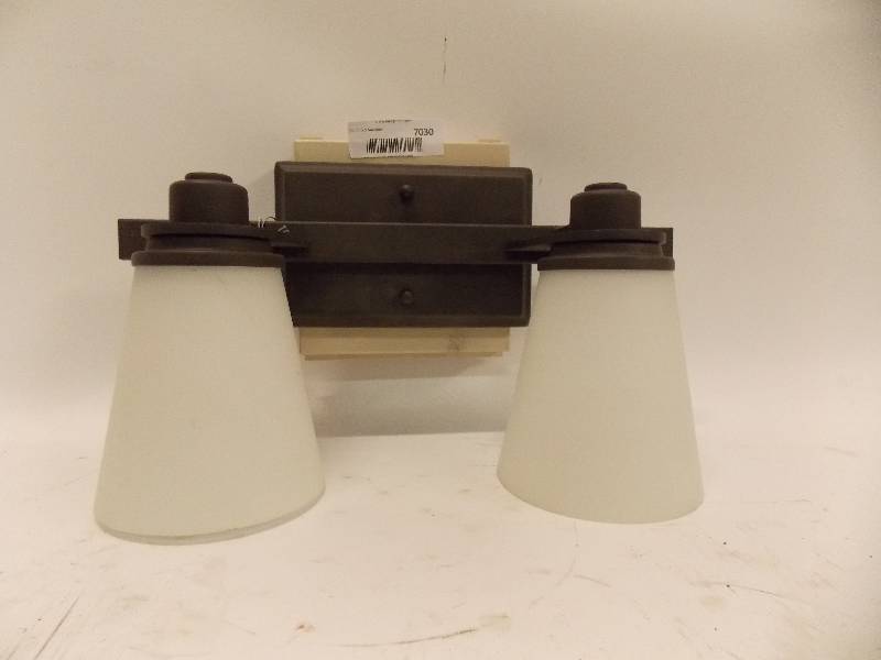 lot 7030 image: Hall Light Fixture