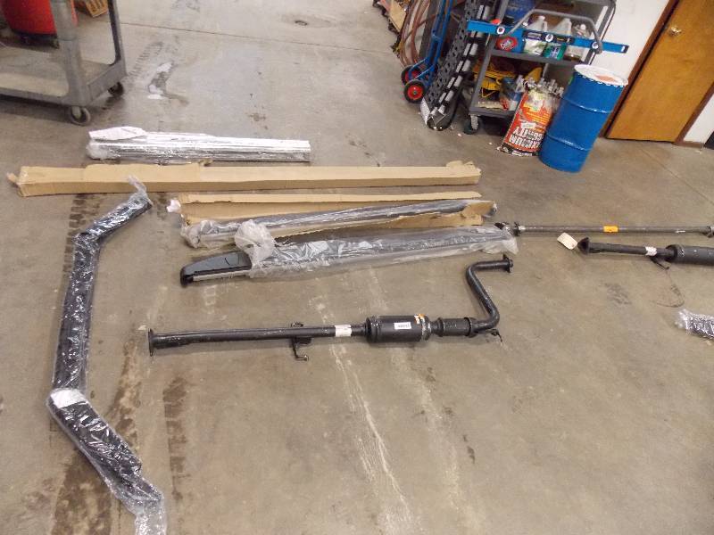 lot 458 image: Automotive Parts