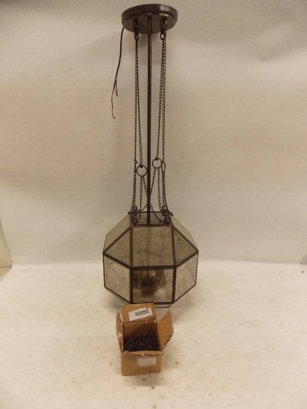 lot 7076 image: Chandelier