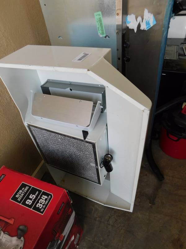 lot 102 image: NEW Vent hood wlight