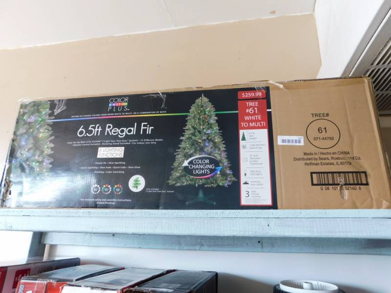 lot 117 image: 6.5 lit Christmas tree