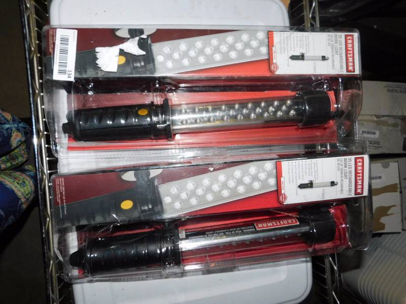 lot 134 image: Craftsman LED work lights