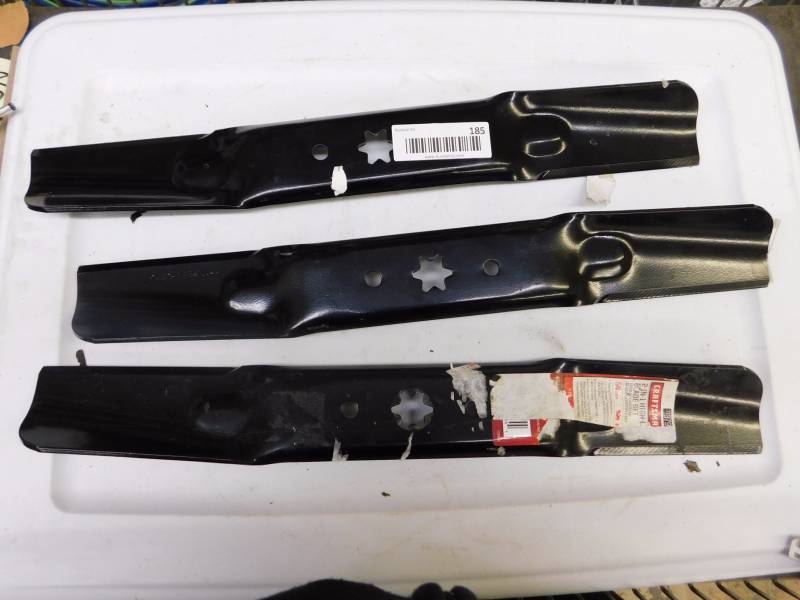 lot 185 image: 3 lawn mower blades - black