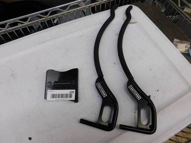 lot 200 image: Craftsman hooks