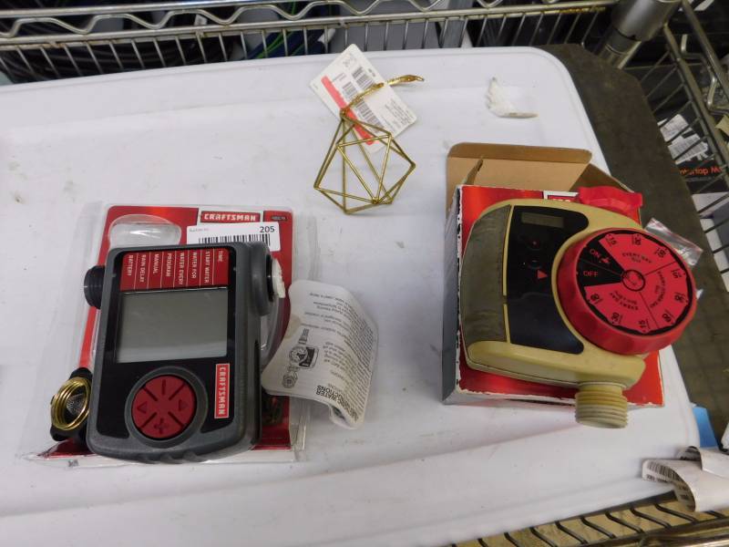 lot 205 image: 2 - digital water timers