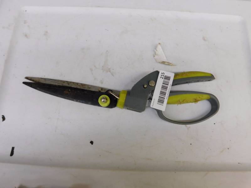 lot 215 image: shears