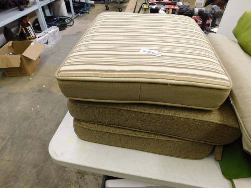 lot 219 image: seat cushions