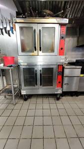lot 18860 image: Vulcan Natural Gas Double Convection Oven