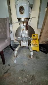 lot 18891 image: Commerical&nbspHobart Dough Mixer D300