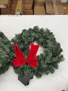 lot 67562 image: 3 pack of wreaths, 12in, unknown brand