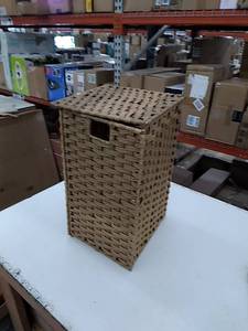 lot 67624 image: Wicker laundry hamper