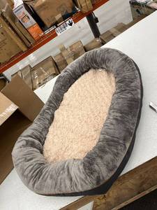 lot 67570 image: Joyelf- Medium Dog Bed with insert