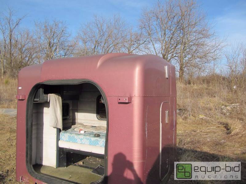 【通出品】 63 INCH PETERBILT SLEEPER  | Midland Truck Sales Owner